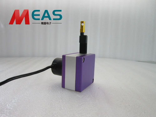 ���Kλ�Â�������ע�����(xi��ng)����Һ���C(j��)е�еđ�(y��ng)�� 